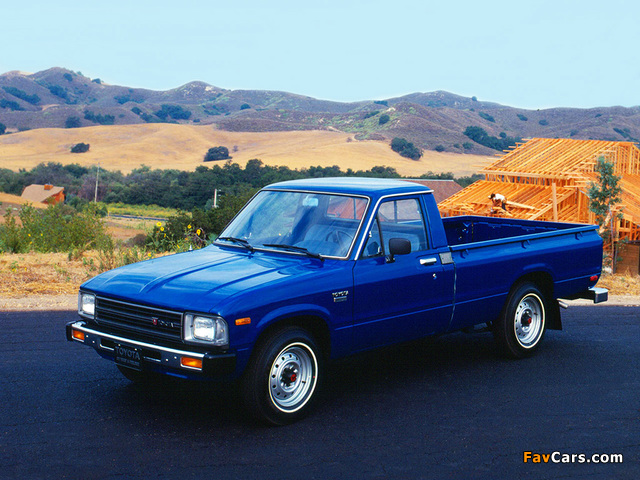 Toyota Deluxe Long Truck 2WD (RN44) 1982–83 pictures (640 x 480)