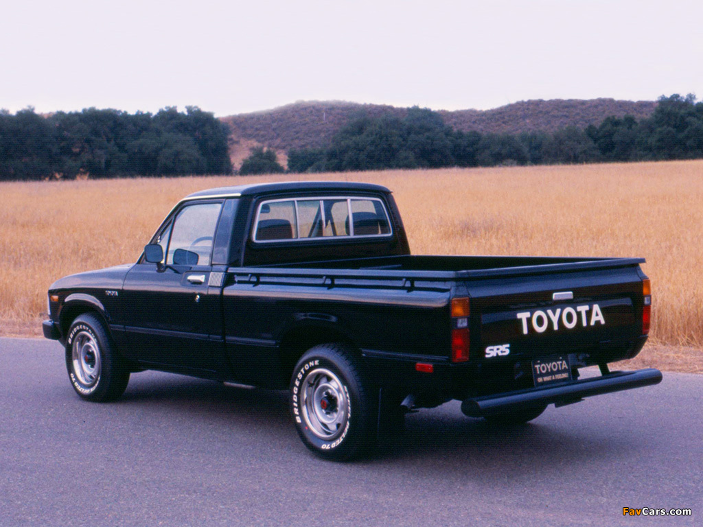 Toyota SR5 Sport Truck 2WD (RN34) 1982–83 pictures (1024 x 768)