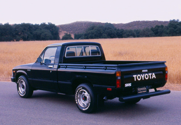 Toyota SR5 Sport Truck 2WD (RN34) 1982–83 pictures