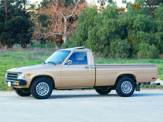 Toyota Deluxe Long Truck 2WD (RN44) 1982–83 pictures (640 x 480)