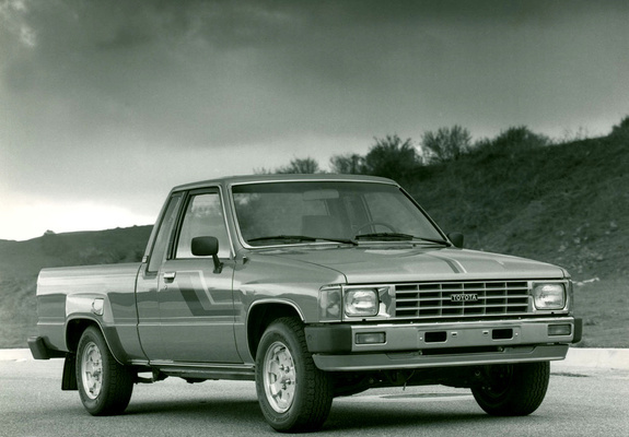 Toyota Truck Xtracab 2WD 1984–86 photos