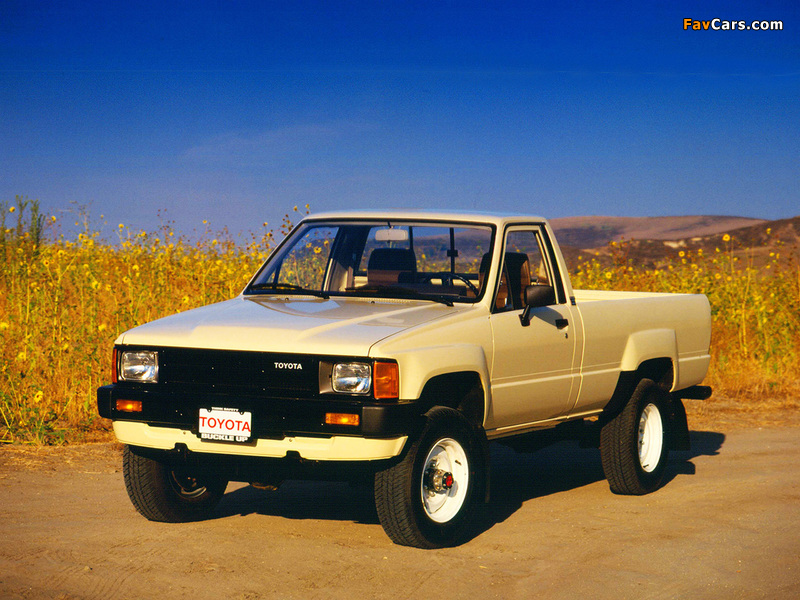 Toyota Truck Regular Cab 4WD 1984–86 pictures (800 x 600)