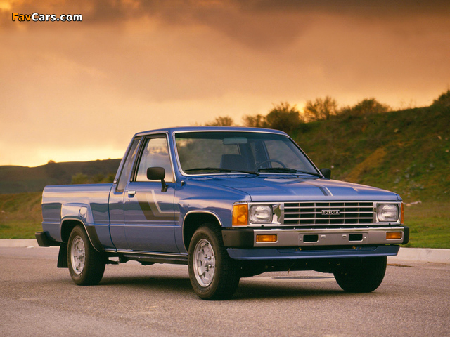 Toyota Truck Xtracab 2WD 1984–86 wallpapers (640 x 480)