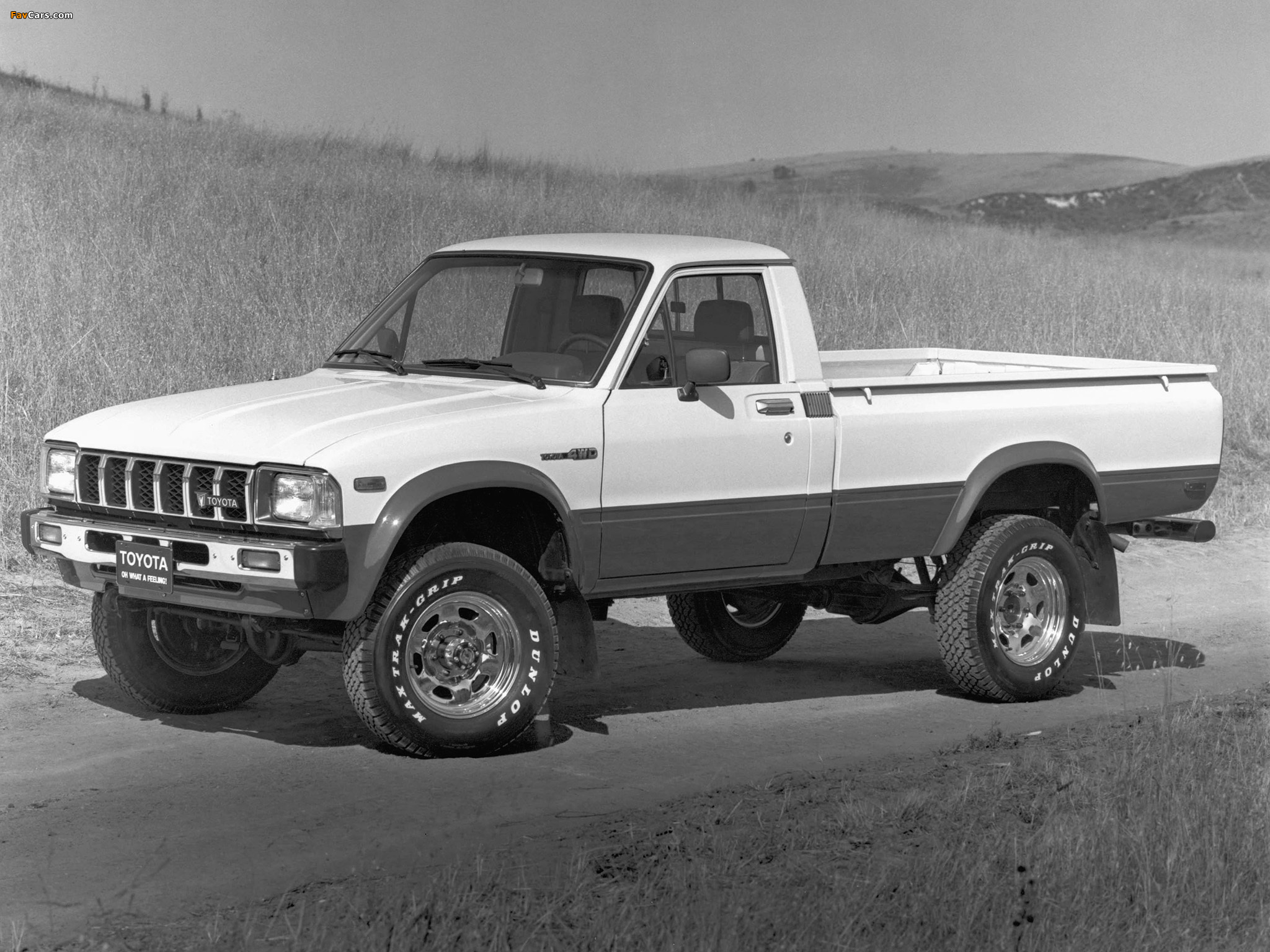Toyota SR5 Long Sport Truck 4WD (RN48) 1982–83 wallpapers (2048 x 1536)