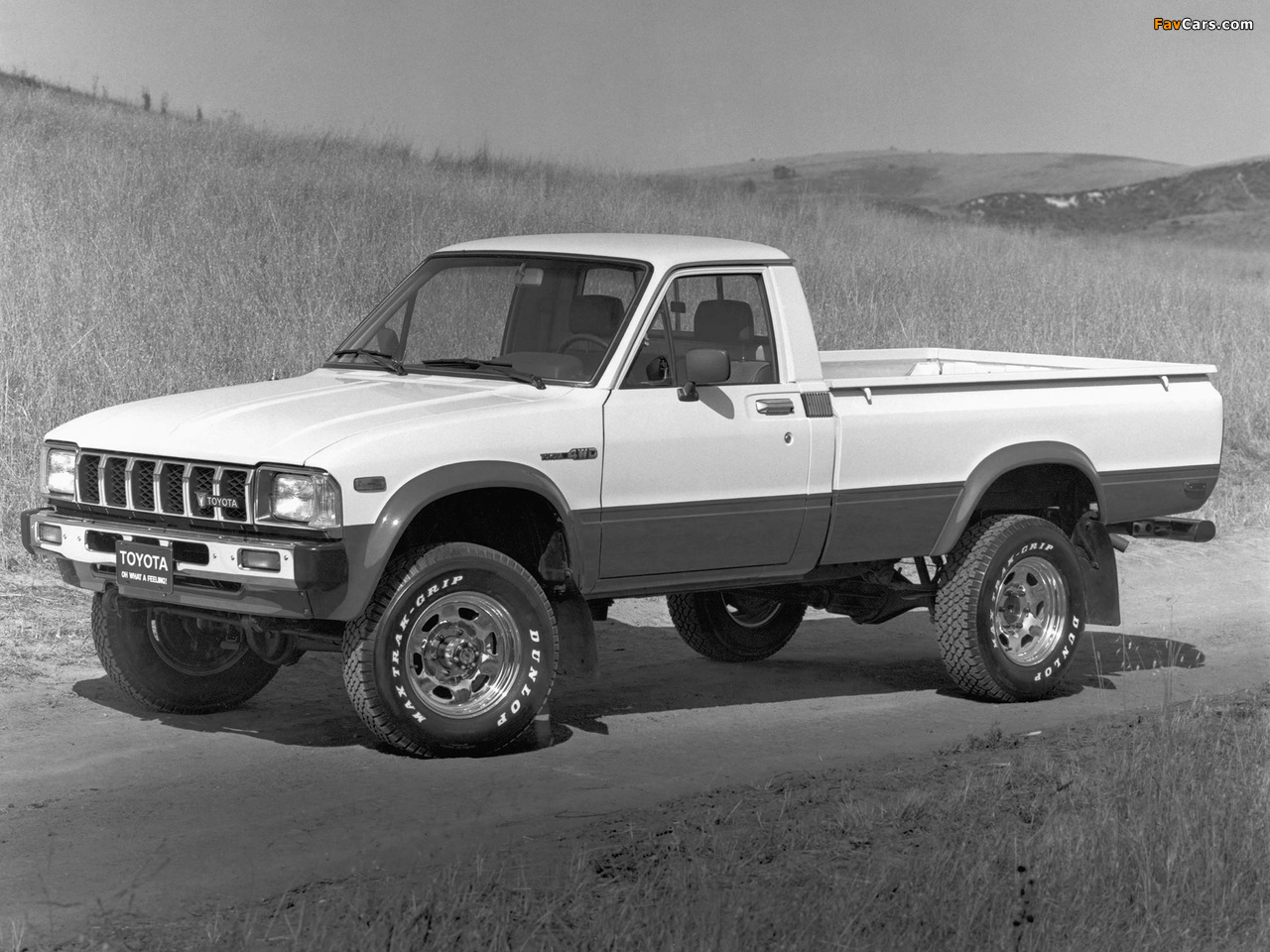 Toyota SR5 Long Sport Truck 4WD (RN48) 1982–83 wallpapers (1280 x 960)