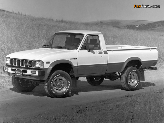 Toyota SR5 Long Sport Truck 4WD (RN48) 1982–83 wallpapers (640 x 480)