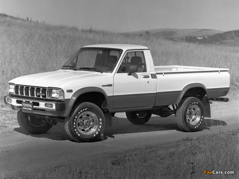 Toyota SR5 Long Sport Truck 4WD (RN48) 1982–83 wallpapers (800 x 600)