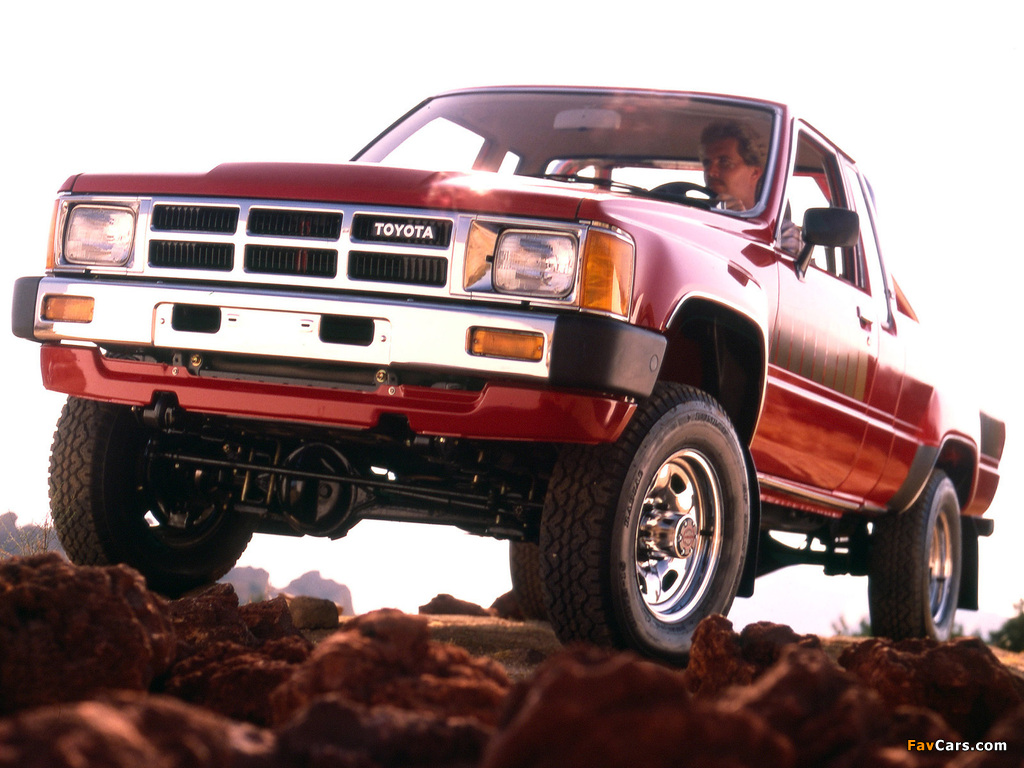 Toyota Truck Xtracab 4WD 1984–86 wallpapers (1024 x 768)