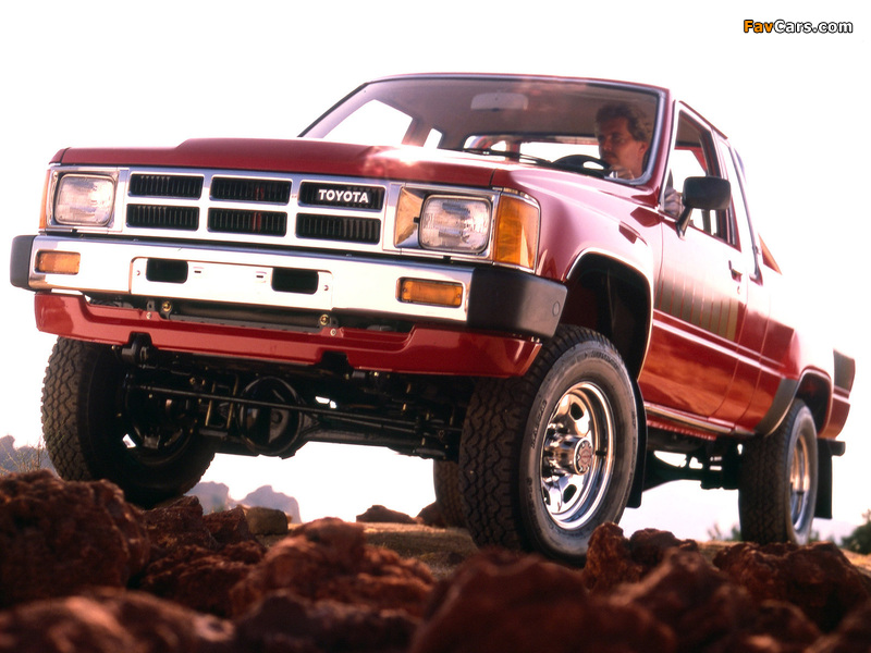 Toyota Truck Xtracab 4WD 1984–86 wallpapers (800 x 600)