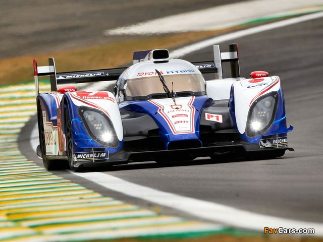 Pictures of Toyota TS030 Hybrid 2012 (640 x 480)