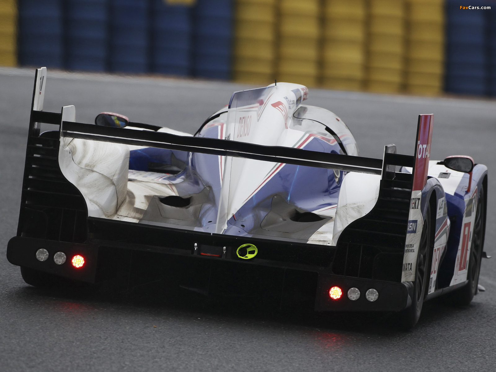 Pictures of Toyota TS030 Hybrid 2013 (1600 x 1200)