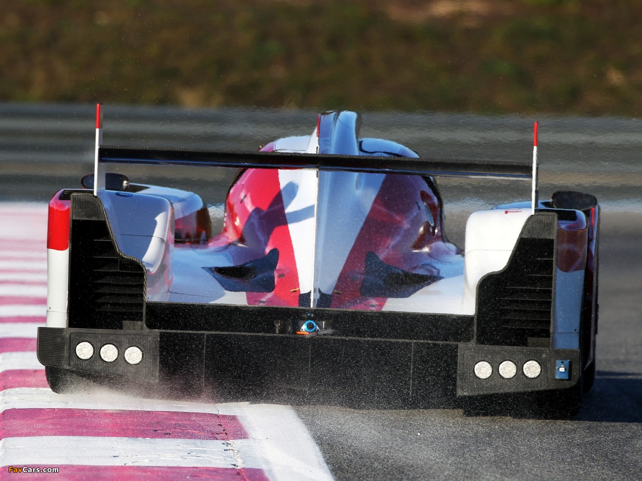 Toyota TS030 Hybrid Test Car 2012 pictures (1280 x 960)