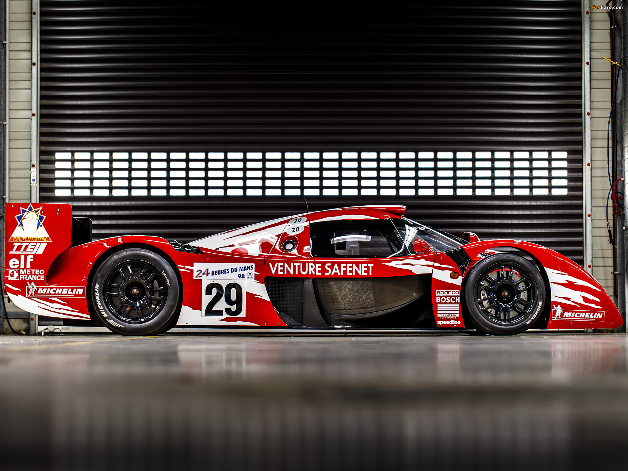 Toyota GT-One Race Version (TS020) 1998–99 wallpapers (2048 x 1536)