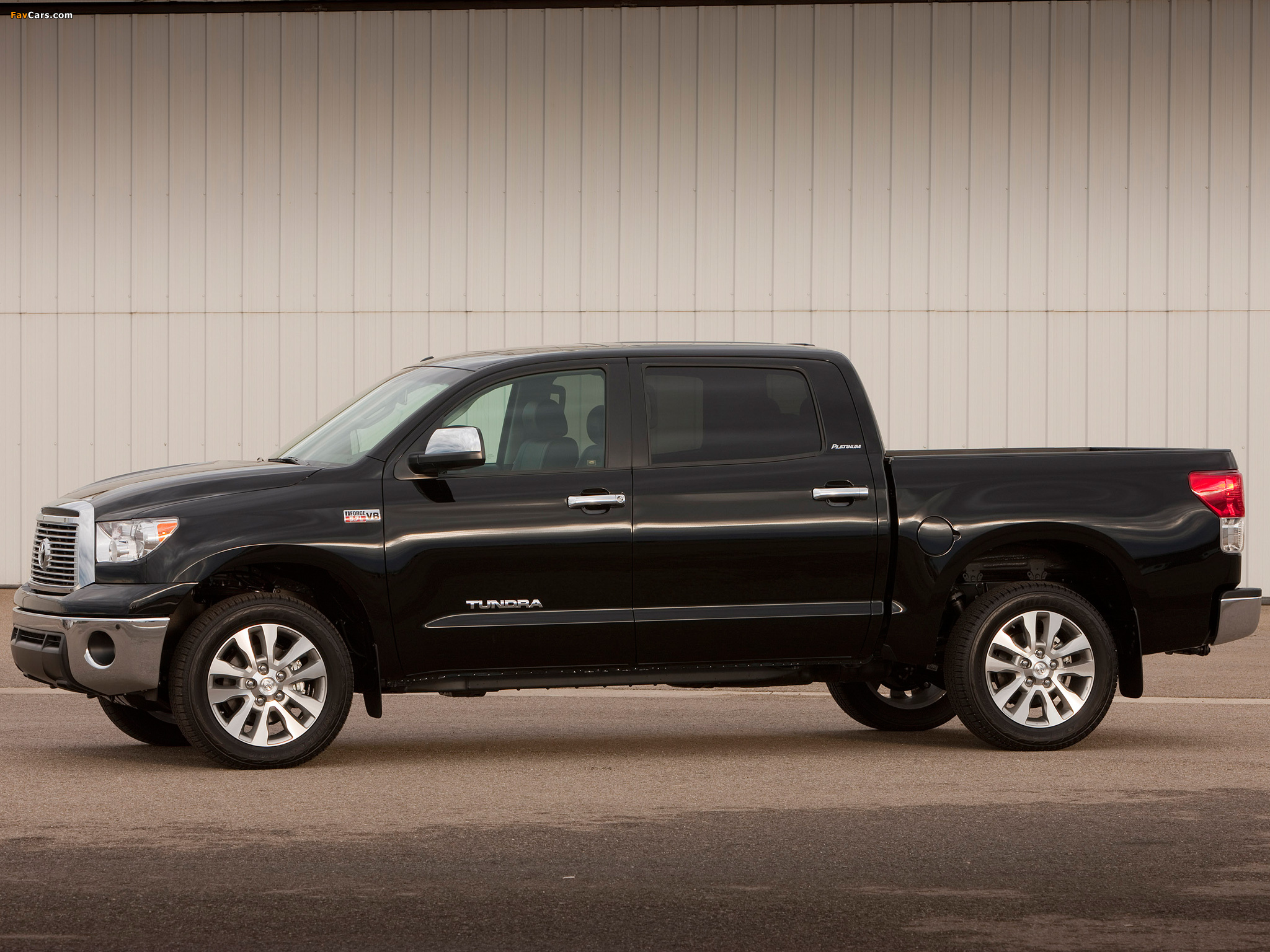 Images of Toyota Tundra CrewMax Platinum Package 2009–13 (2048 x 1536)