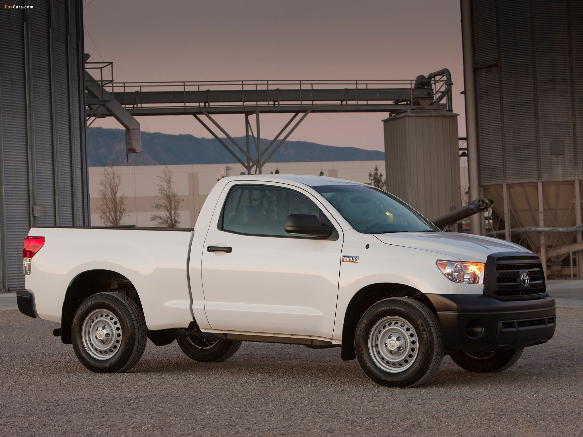 Images of Toyota Tundra Regular Cab Work Truck Package 2009–13 (2048 x 1536)