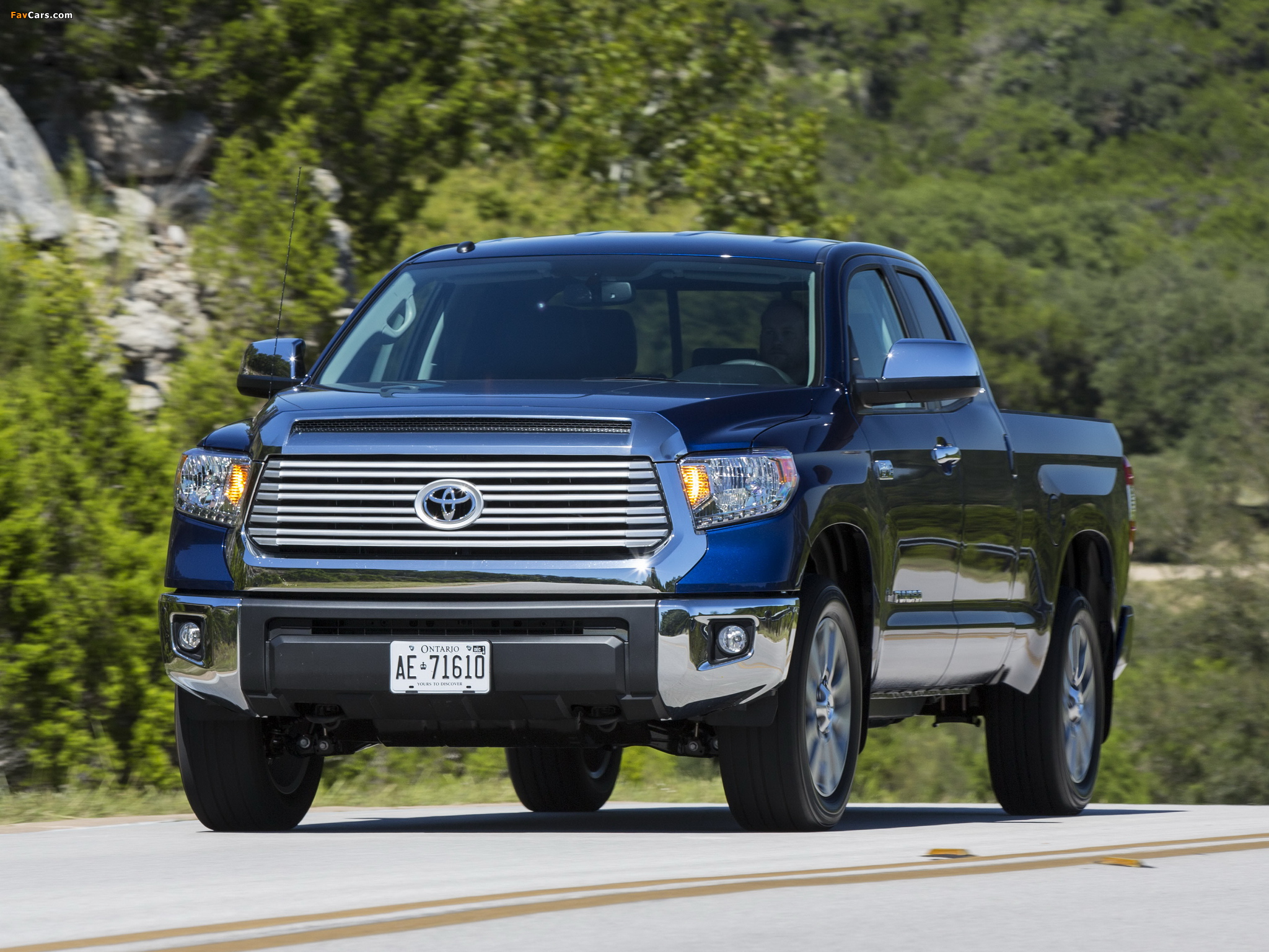 Images of Toyota Tundra Double Cab Limited 2013 (2048 x 1536)