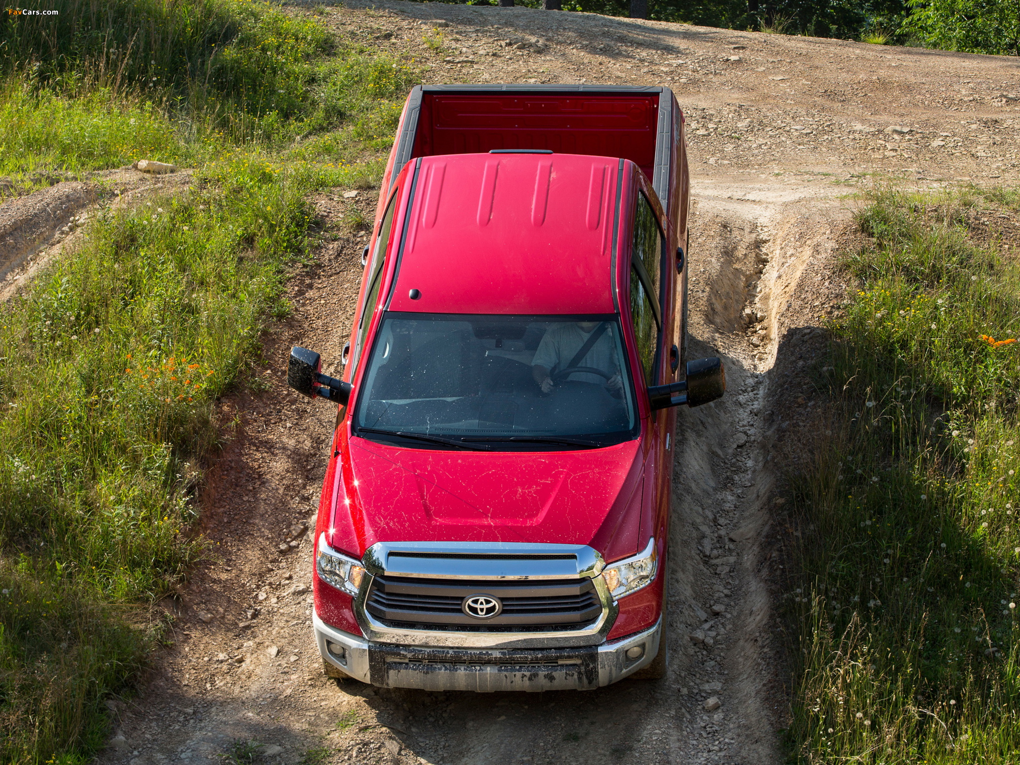 Images of TRD Toyota Tundra CrewMax SR5 2013 (2048 x 1536)