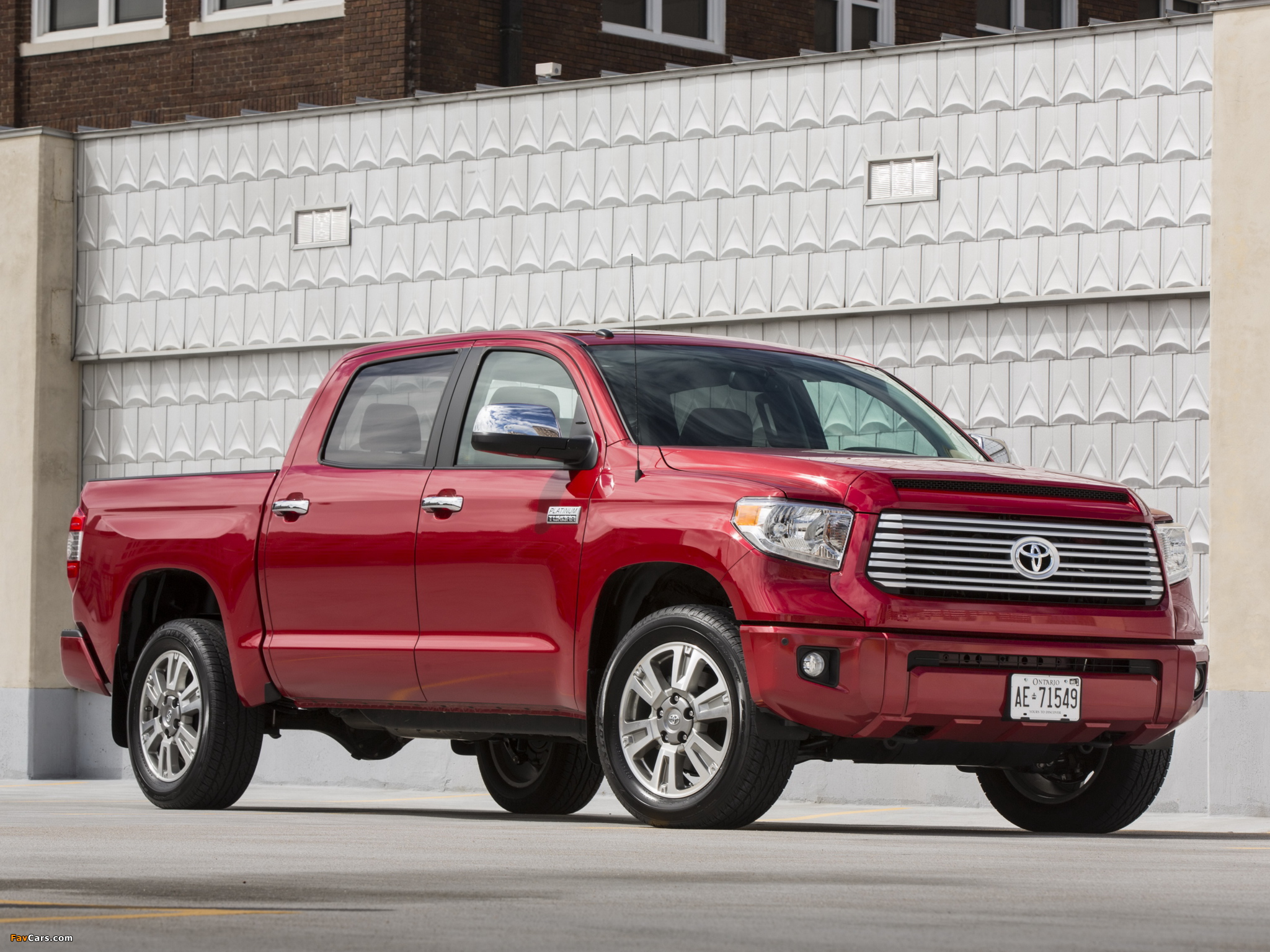 Images of Toyota Tundra CrewMax Platinum Package 2013 (2048 x 1536)