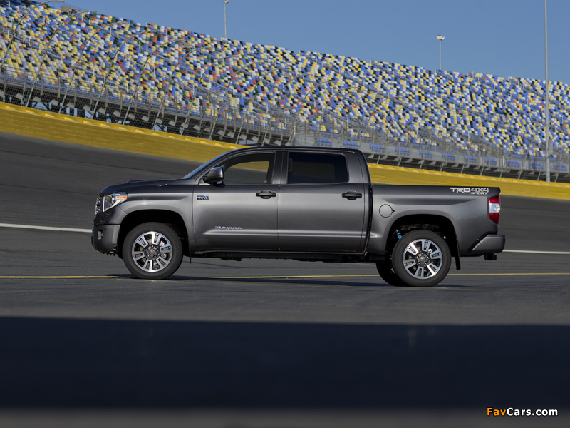 Images of Toyota Tundra TRD Sport CrewMax 2017 (800 x 600)