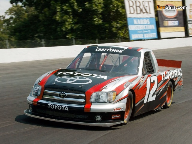 Photos of Toyota Tundra NASCAR Craftsman Series Truck 2004–06 (640 x 480)