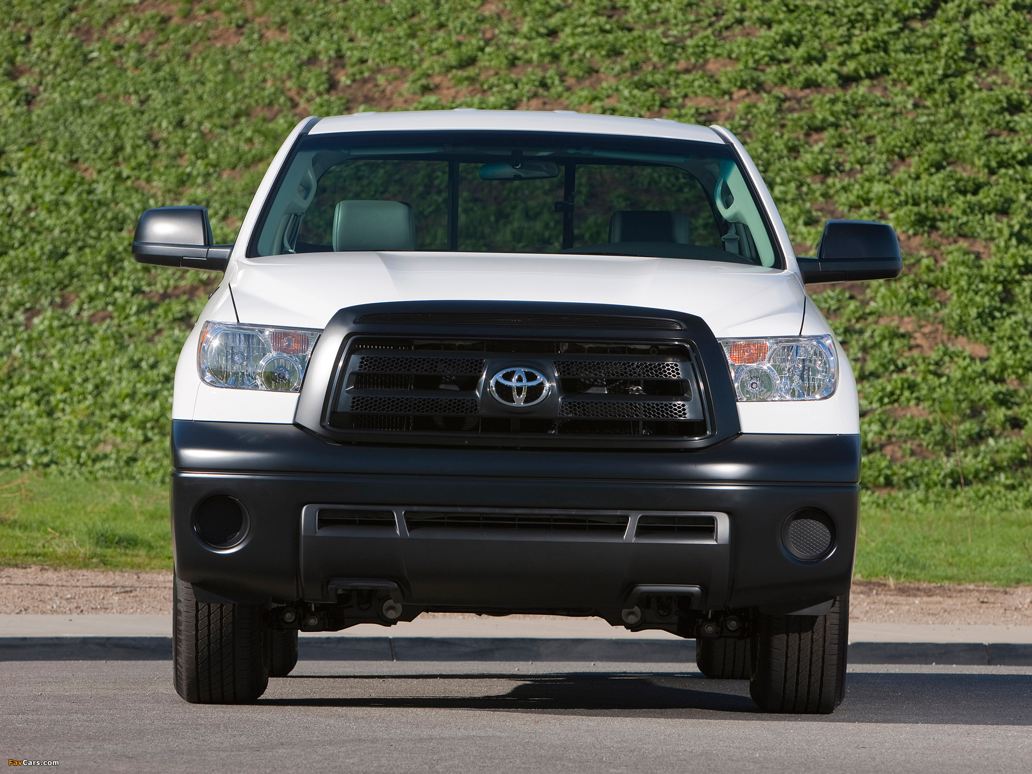 Photos of Toyota Tundra Regular Cab Work Truck Package 2009–13 (2048 x 1536)
