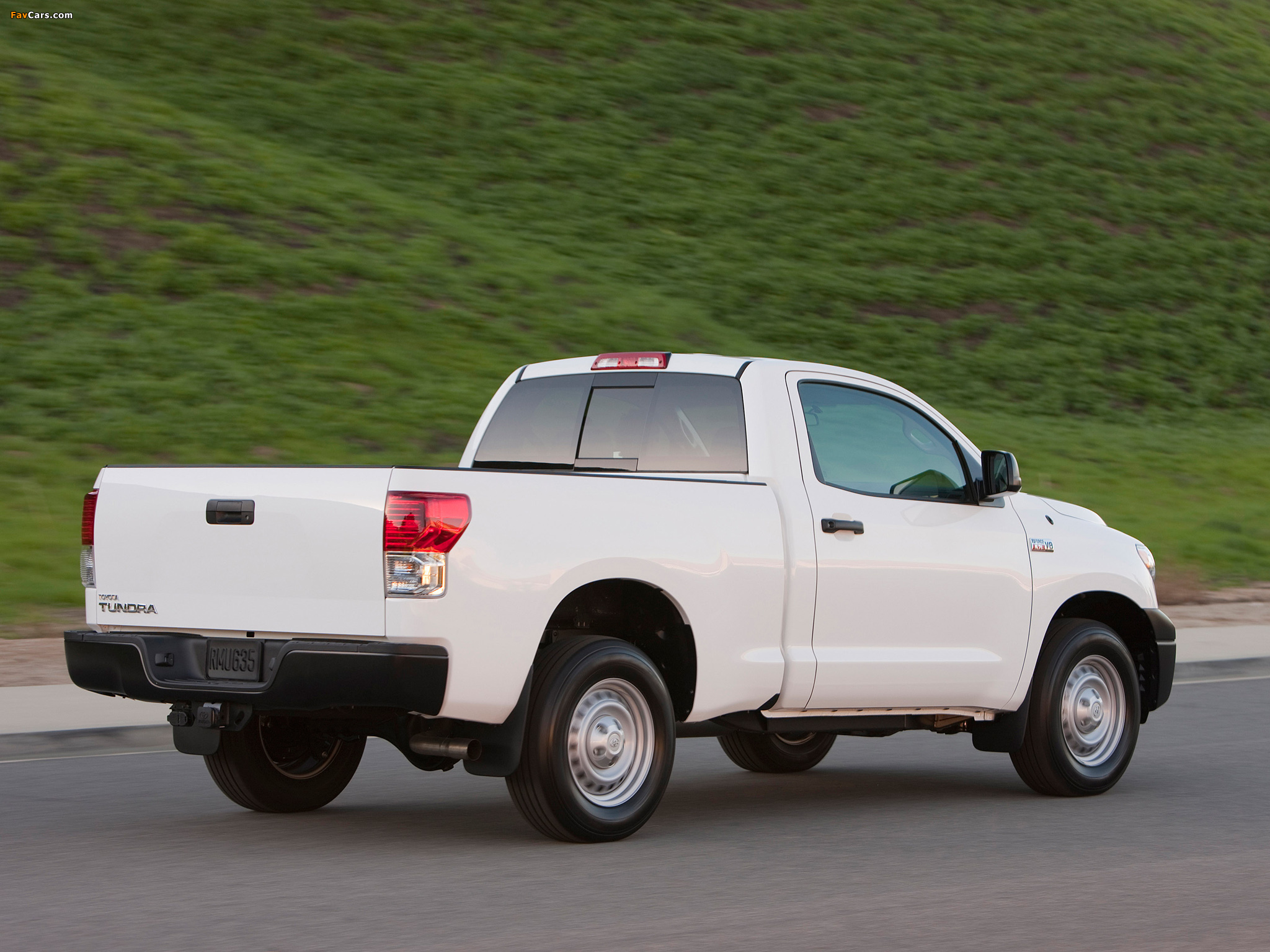 Photos of Toyota Tundra Regular Cab Work Truck Package 2009–13 (2048 x 1536)