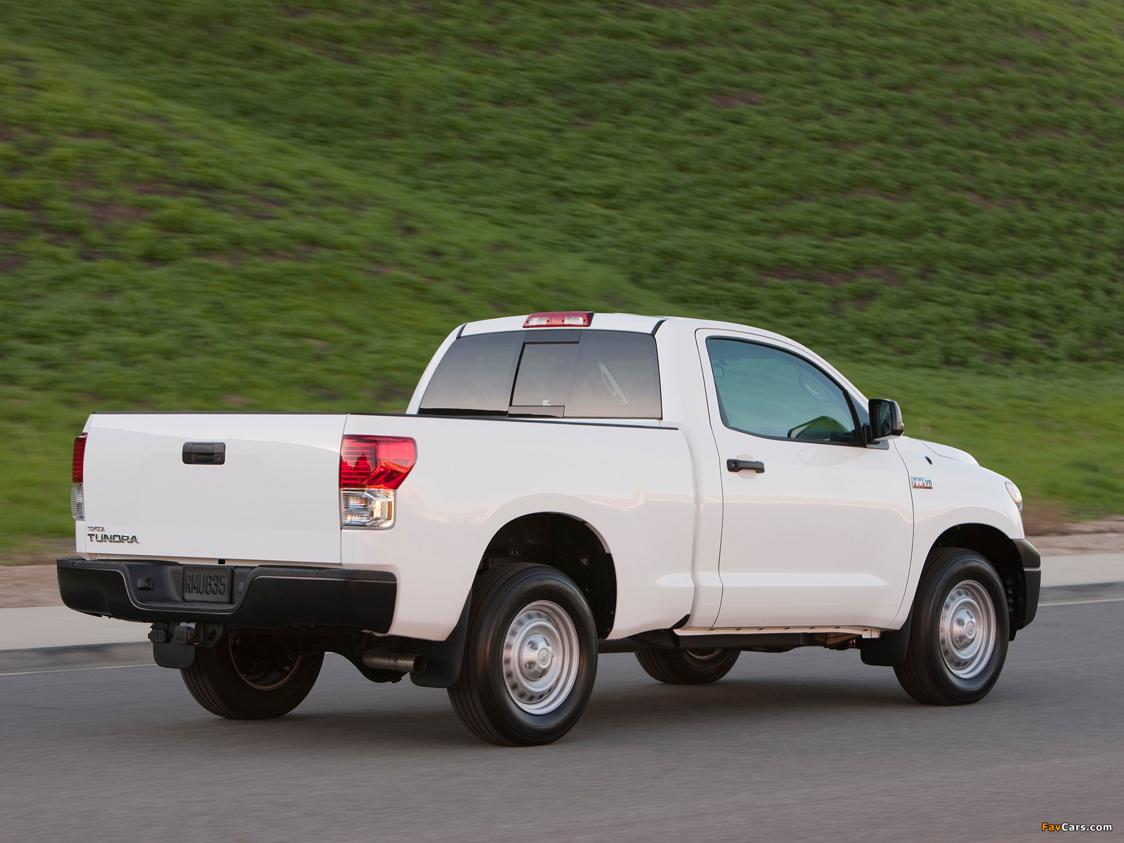 Photos of Toyota Tundra Regular Cab Work Truck Package 2009–13 (1600 x 1200)