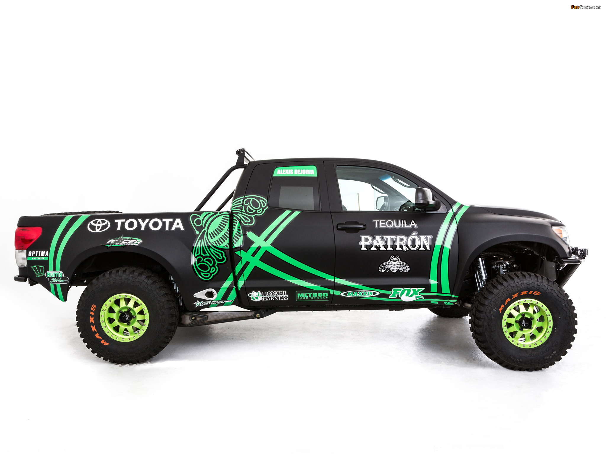 Photos of Toyota Tundra Pre-Runner by Alexis DeJoria Team 2012 (2048 x 1536)