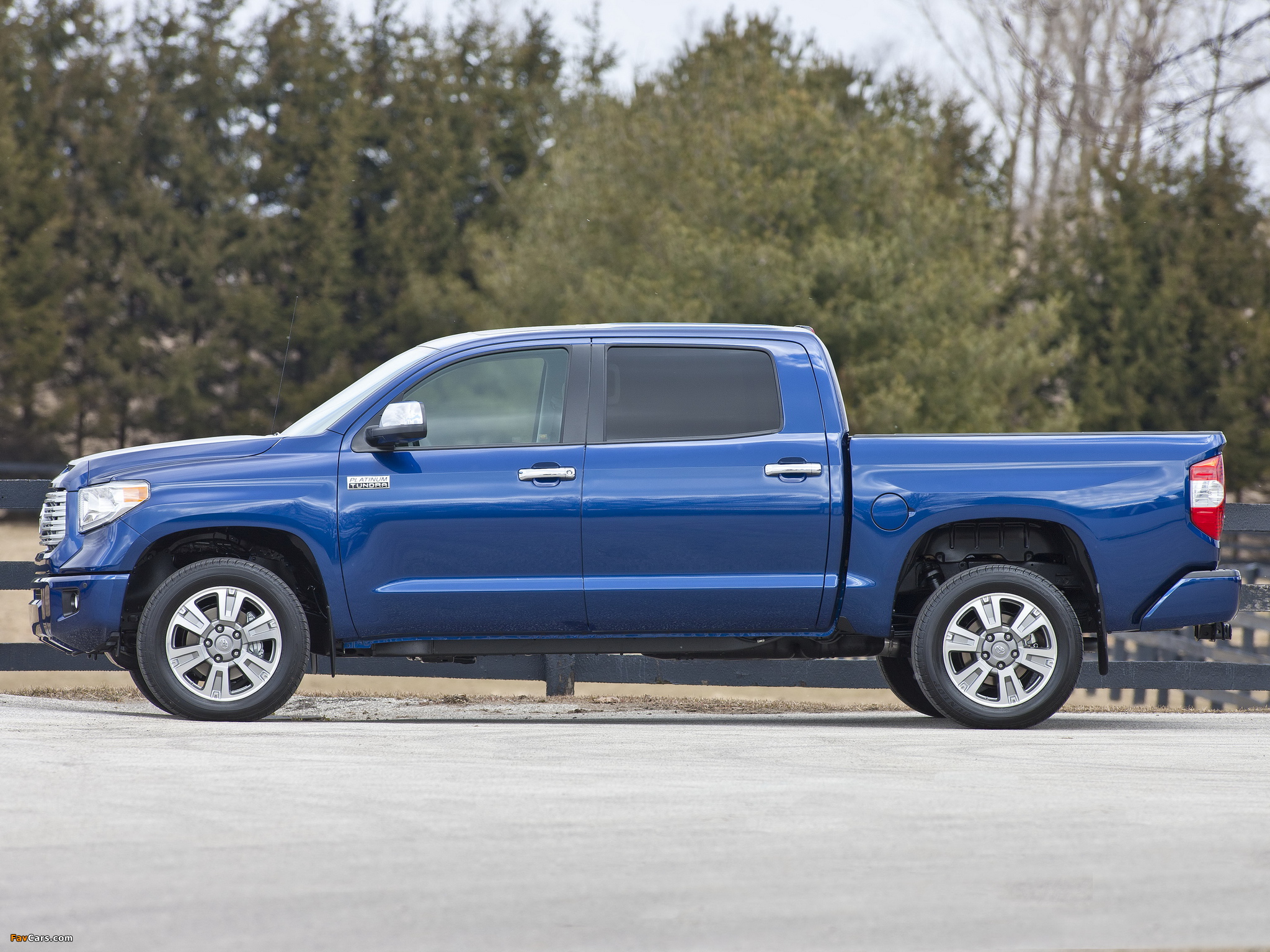 Photos of Toyota Tundra CrewMax Platinum Package 2013 (2048 x 1536)