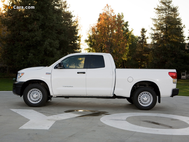 Pictures of Toyota Tundra Double Cab Work Truck Package 2009–13 (640 x 480)