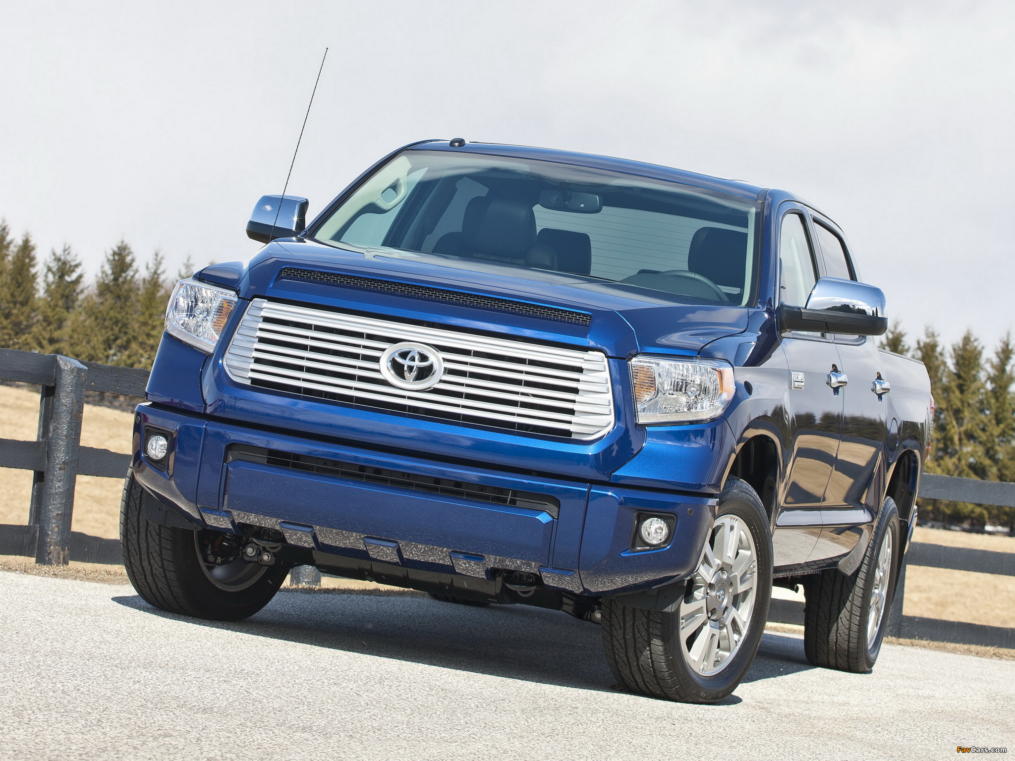 Pictures of Toyota Tundra CrewMax Platinum Package 2013 (2048 x 1536)