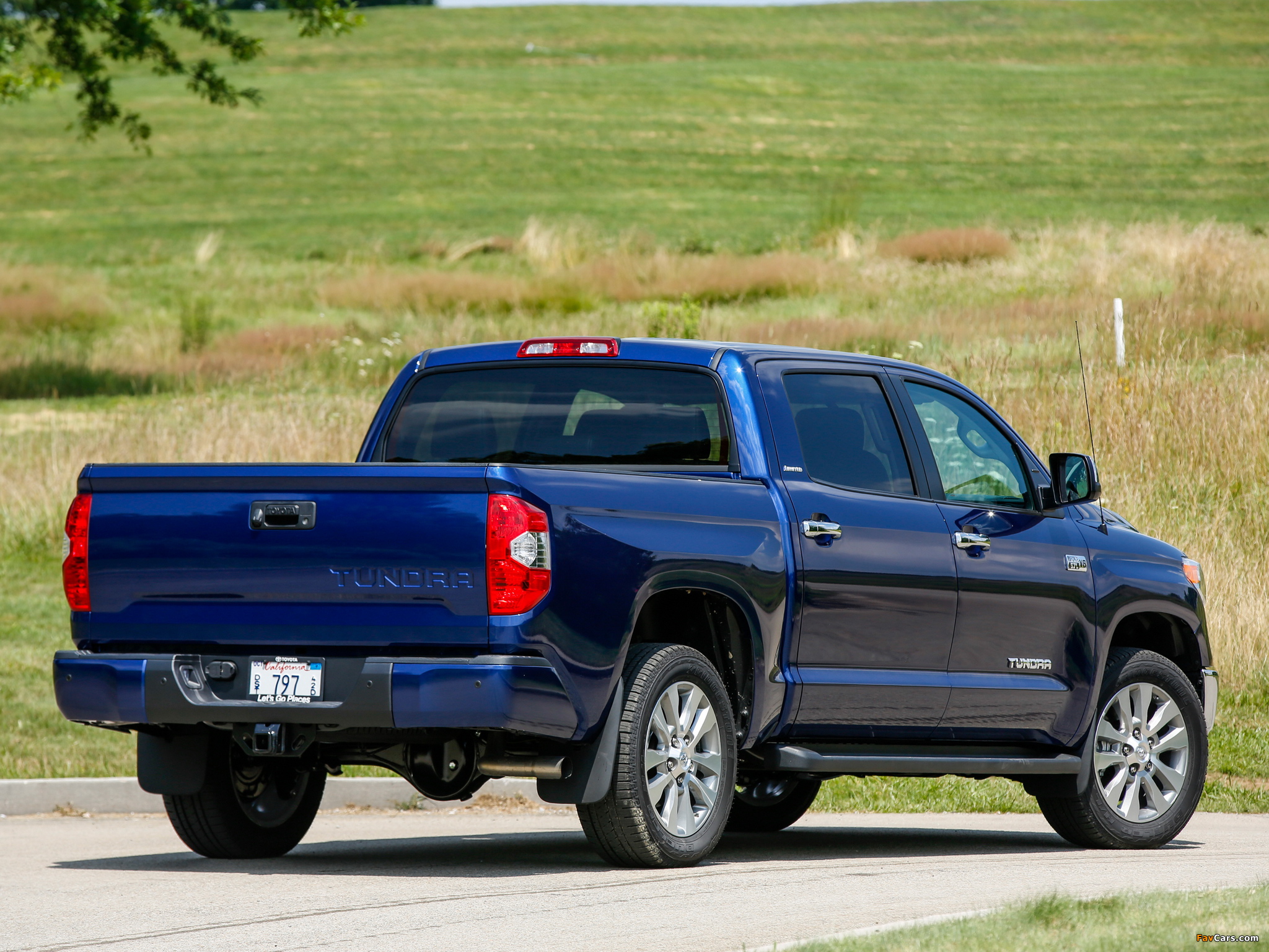 Pictures of Toyota Tundra CrewMax Limited 2013 (2048 x 1536)