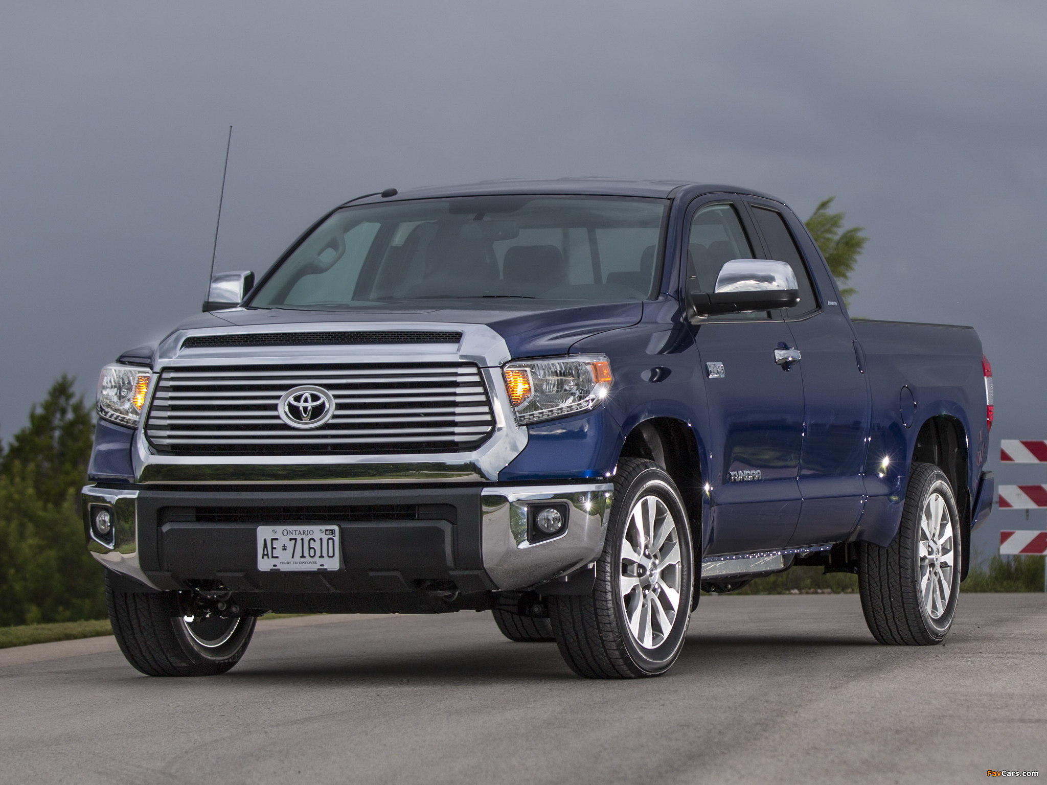 Pictures of Toyota Tundra Double Cab Limited 2013 (2048 x 1536)