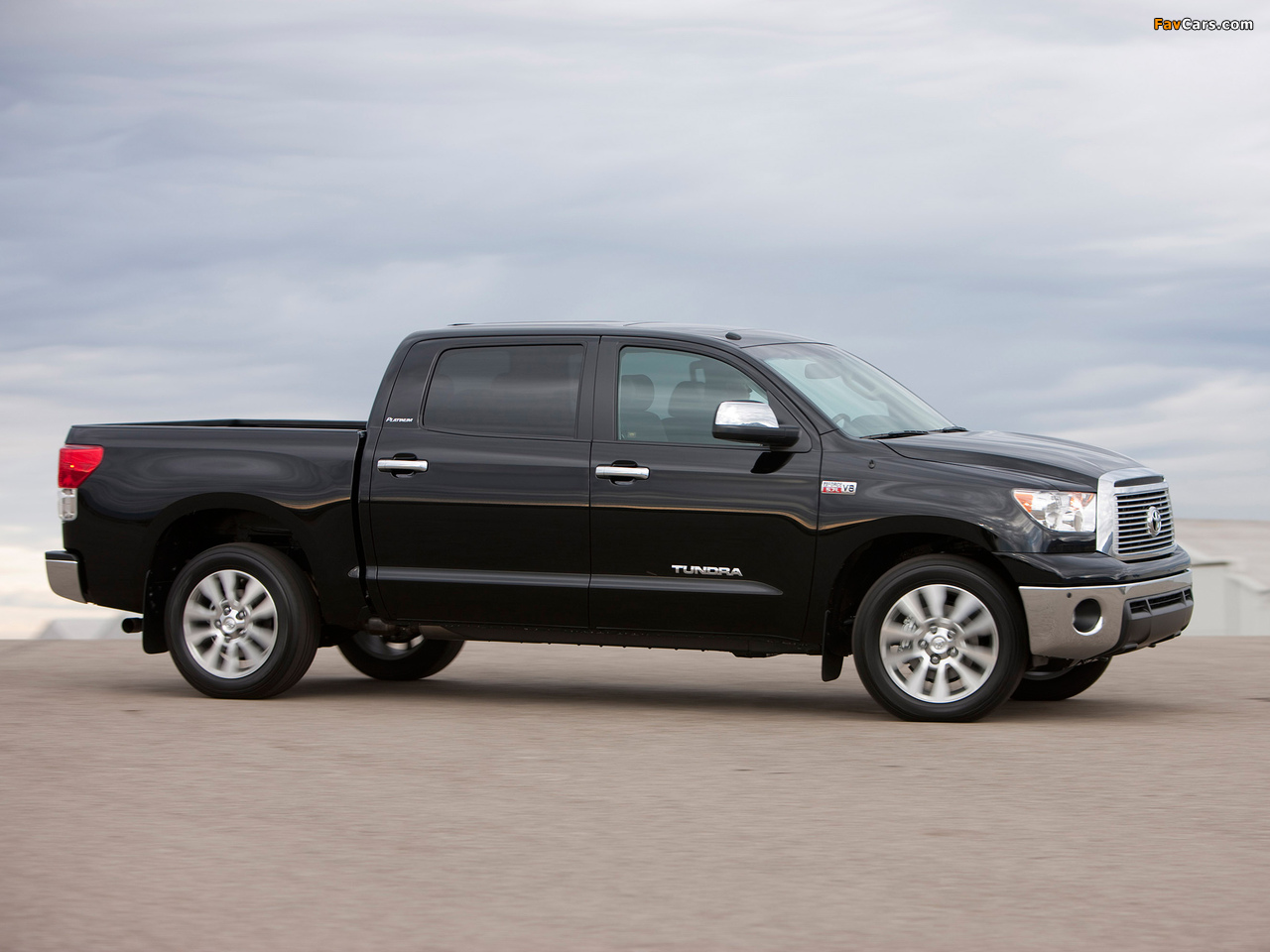 Toyota Tundra CrewMax Platinum Package 2009–13 pictures (1280 x 960)
