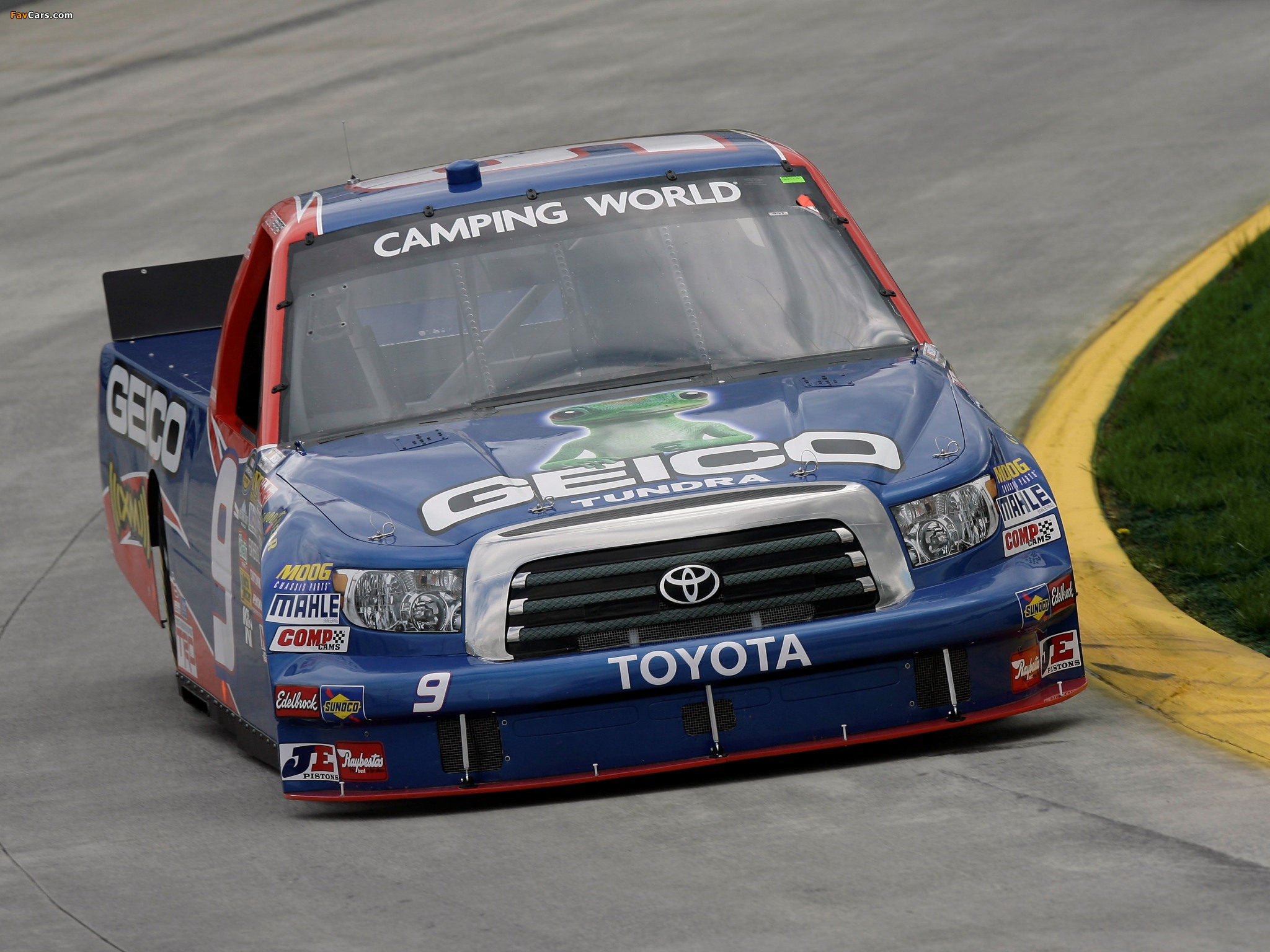 Toyota Tundra NASCAR Camping World Series Truck 2009 wallpapers (2048 x 1536)