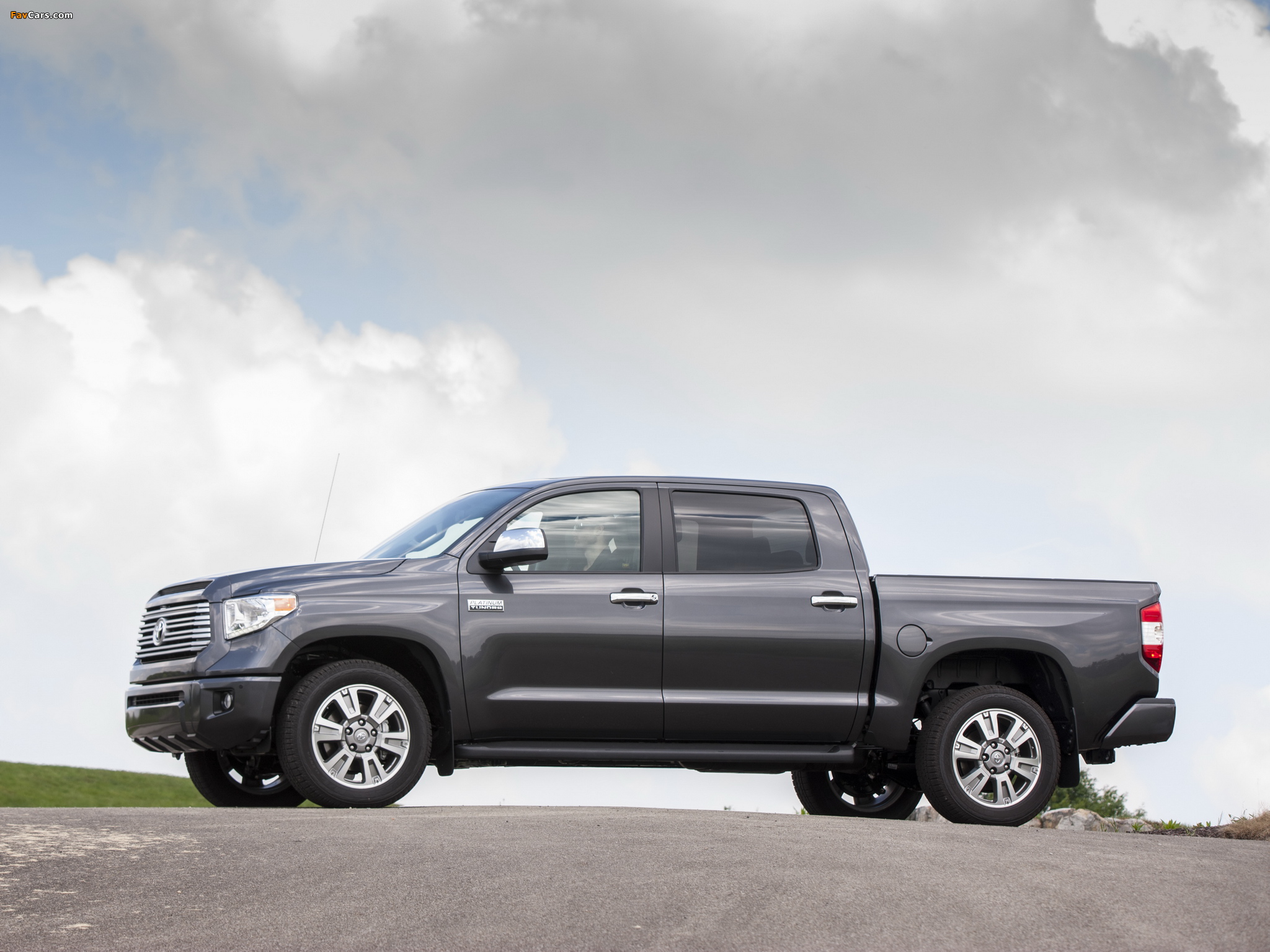 Toyota Tundra CrewMax Platinum Package 2013 pictures (2048 x 1536)