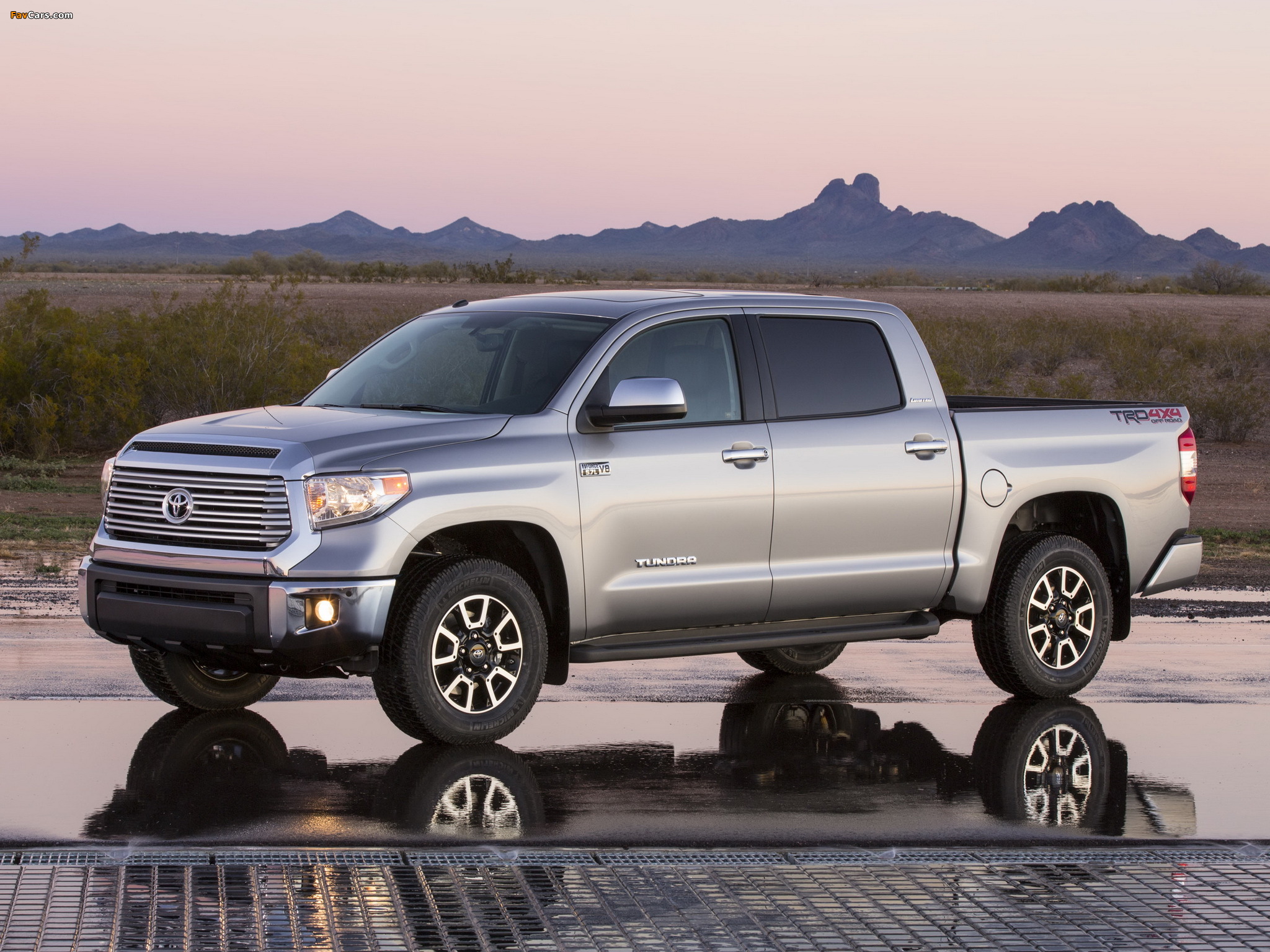TRD Toyota Tundra CrewMax Limited 2013 wallpapers (2048 x 1536)