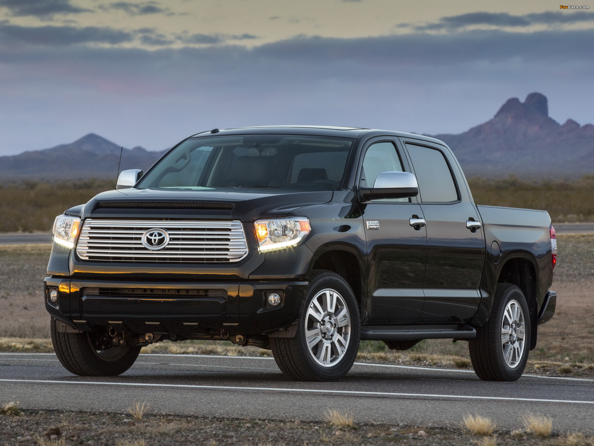Toyota Tundra CrewMax Platinum Package 2013 wallpapers (2048 x 1536)