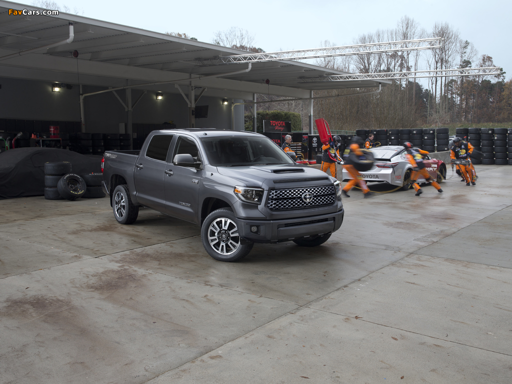 Toyota Tundra TRD Sport CrewMax 2017 pictures (1024 x 768)