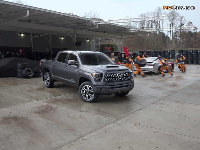 Toyota Tundra TRD Sport CrewMax 2017 pictures (640 x 480)