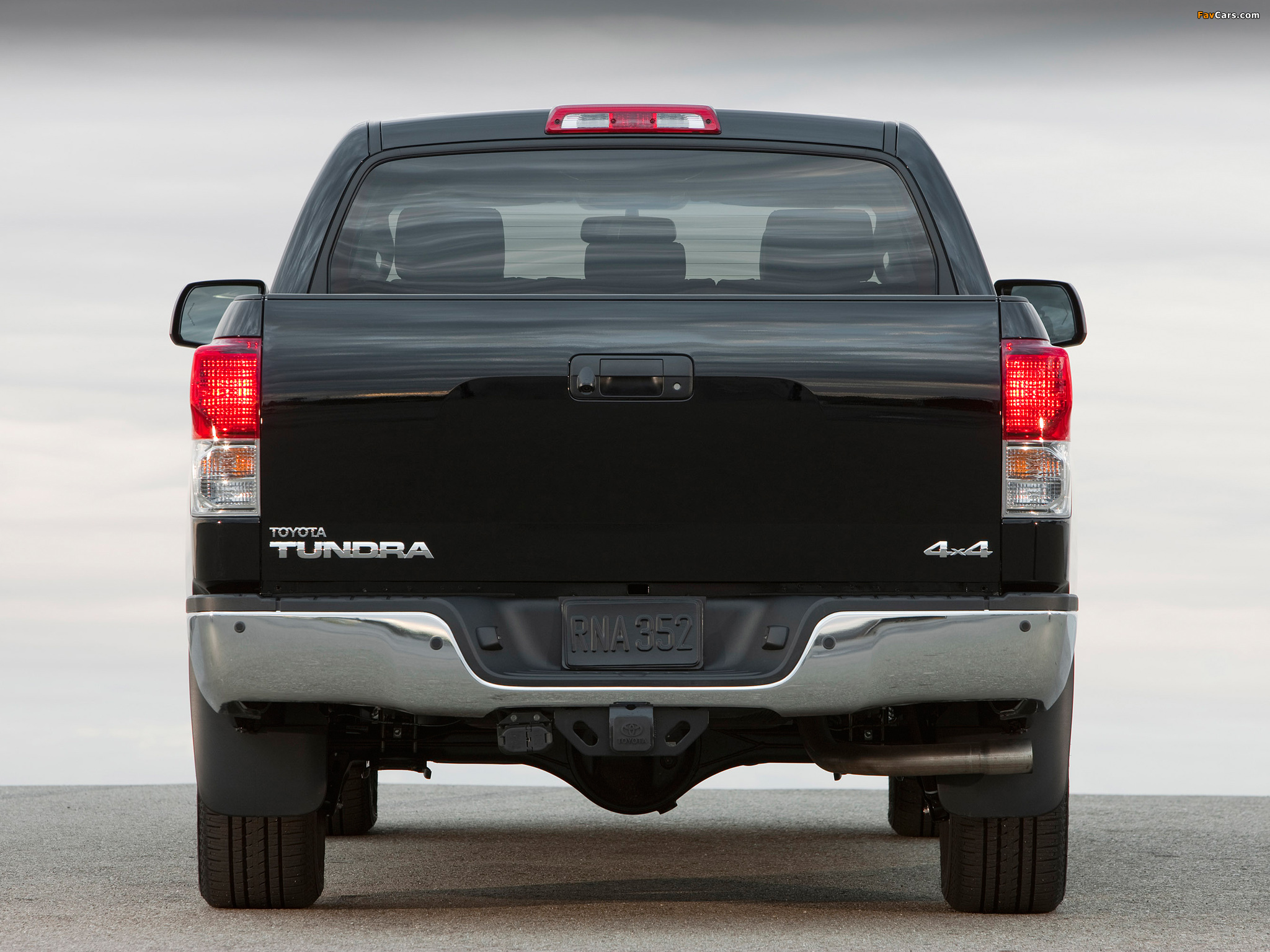 Toyota Tundra CrewMax Platinum Package 2009–13 wallpapers (2048 x 1536)