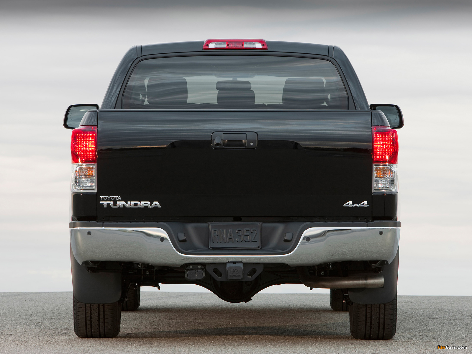Toyota Tundra CrewMax Platinum Package 2009–13 wallpapers (1600 x 1200)