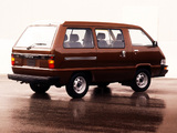 Images of Toyota Deluxe Van 1984–89
