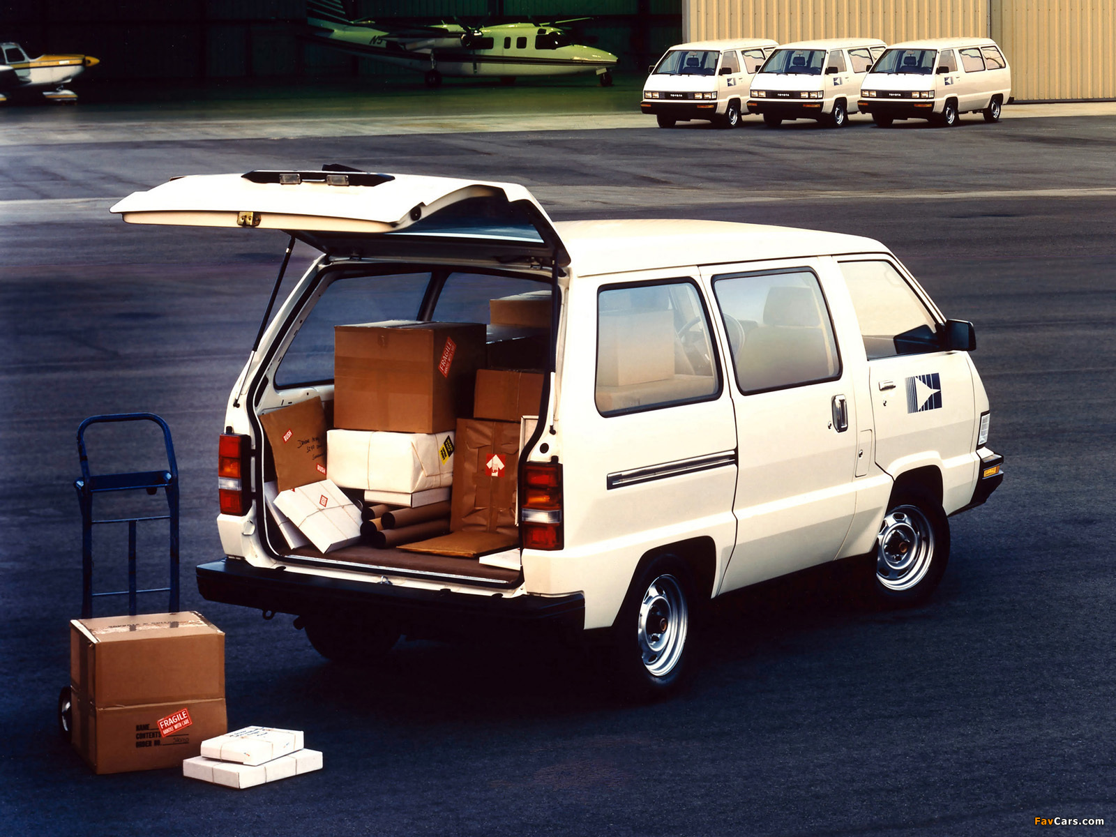 Pictures of Toyota Cargo Van 1984–89 (1600 x 1200)