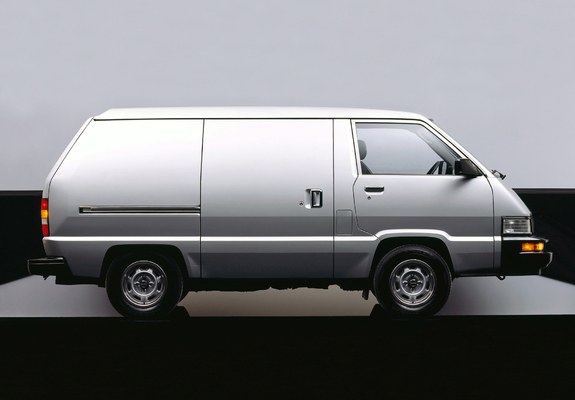 Toyota Cargo Van 1984–89 images