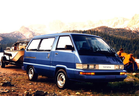 Toyota Deluxe Van 1984–89 photos