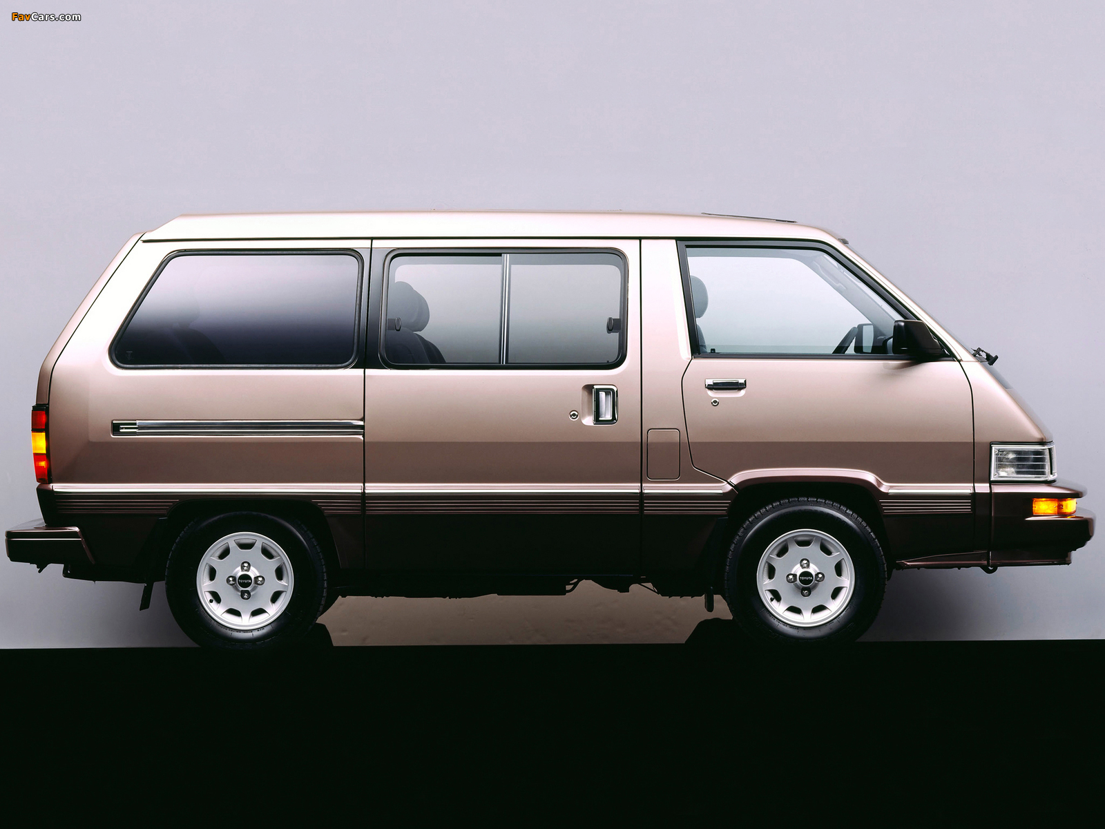 Toyota Van LE 1984–89 wallpapers (1600 x 1200)