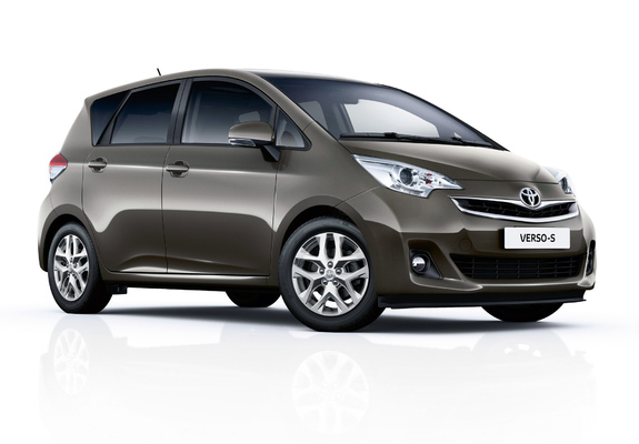 Pictures of Toyota Verso-S 2014