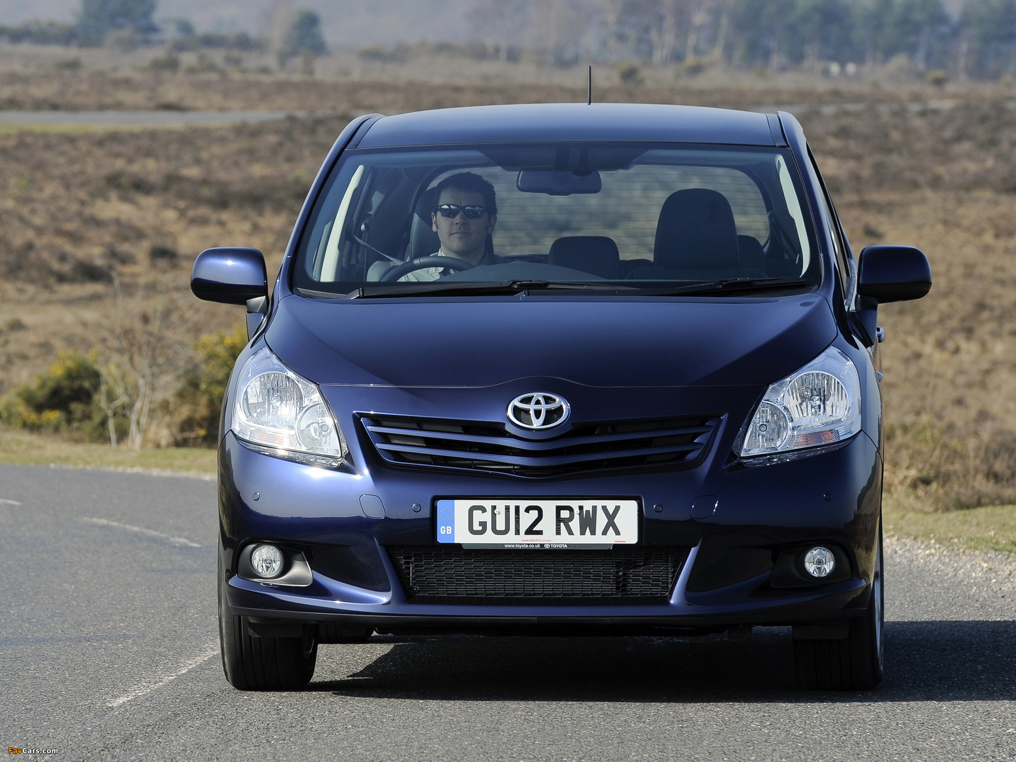 Images of Toyota Verso UK-spec 2009–13 (2048 x 1536)
