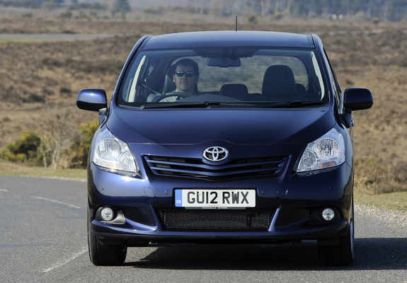 Images of Toyota Verso UK-spec 2009–13